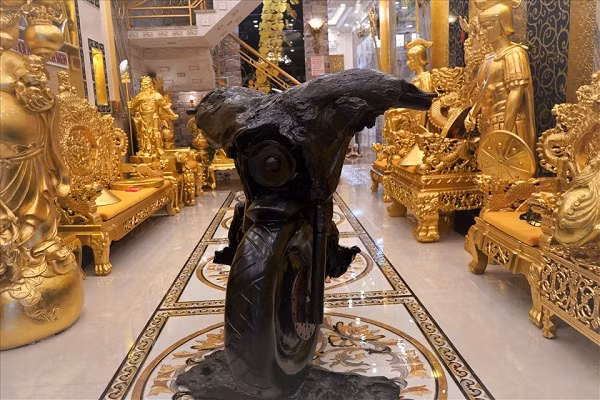 Ngôi nhà dát vàng tọa lạc tại khu dân cư Thới Nhựt 2 (phường An Khánh, quận Ninh Kiều, TP Cần Thơ) - Ảnh: Vietnamnet