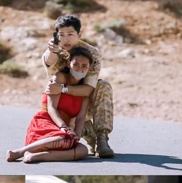 Sao nhi Tay tung dong Hau Due Mat Troi lot xac sau 4 nam-Hinh-3