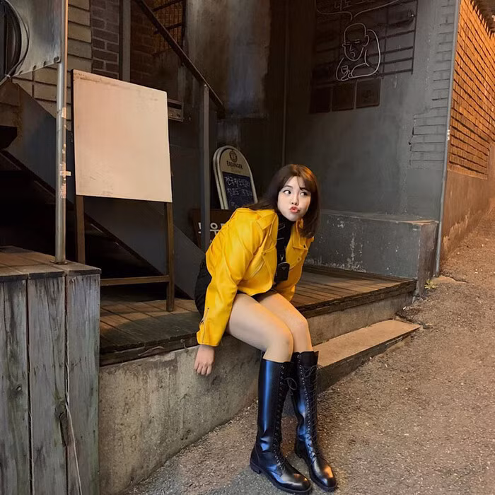 Sự "lột xác" ngoại hình của nữ YouTuber khiến nhiều người kinh ngạc Bằng việc tập gym với kết hợp ăn uống điều độ, Yang Soo Bin đã từng bước, từng bước cải thiện sức khoẻ và ngoại hình. Cô nàng gây kinh ngạc khi từ cân nặng 131 kg, thân hình sồ sề đầy mỡ thì hiện tại, vóc dáng "thánh ăn" cực kì thon gọn, săn chắc, eo phẳng lì như chưa hề có sự xuất hiện của mỡ thừa.