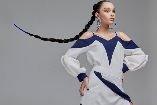 Alexandra có cha là người New Zealand, mẹ người Việt Nam nên cô bé sở hữu vẻ đẹp lai tây vô cùng cuốn hút cùng chiều cao nổi trội.