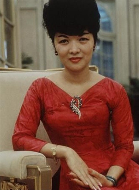 Lời tiên tri trở thành sự thật của hai giai nhân tuyệt sắc - Hình 2 Loi tien tri tro thanh su that cua hai giai nhan tuyet sac-Hinh-2