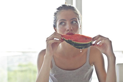 An gi de xinh dep va trong tre hon den 10 tuoi?