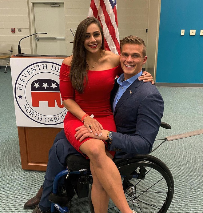 Madison Cawthorn đã đính hôn với Cristina Bayardelle - người đang học để trở thành bác sĩ gây mê. “Kể từ khi quen Cristina, tôi biết cô ấy học 4-5 tiếng mỗi ngày. Sự siêng năng đó sẽ được đền đáp”, anh từng nhắc về vị hôn thê.