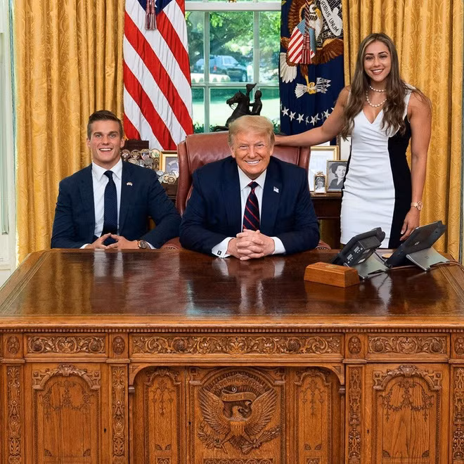 Năm 2016, Cawthorn vào Cao đẳng cộng đồng Patrick Henry để nghiên cứu về khoa học chính trị. Tuy nhiên, anh đã bỏ học sau khi đạt chủ yếu là điểm D. Cawthorn nói rằng thành tích kém một phần do chấn thương đã ảnh hưởng đến khả năng học tập của anh.