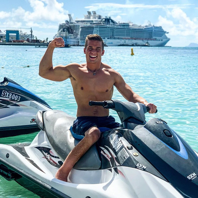 Cawthorn hiện là chủ của công ty đầu tư bất động sản ở Hendersonville, được thành lập vào tháng 8/2019. Anh cũng là diễn giả truyền động lực. Trong cuộc đua vào Hạ viện, Cawthorn từng khiến nhiều người chú ý với câu chuyện cá nhân. Tuy nhiên, nhiều bản tin nhanh chóng chỉ ra điểm không đúng trong đó. Cawthorn từng nói ước mơ vào Học viện Hải quân Mỹ của anh bị chệch hướng do vụ tai nạn. Tuy nhiên, sự thực là học viện đã từ chối anh trước đó.