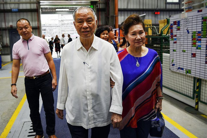 Tu nguoi gac cong toi CEO Philippine Airlines, Lucio Tan la ai-Hinh-7