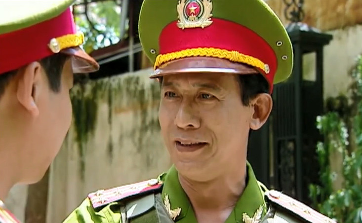 Dien vien dong vai cong an khien khan gia tuong cong an that