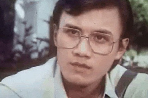  Lê Công Tuấn Anh - Quang "Đông ki sốt": Lê Công Tuấn Anh là một trong những tài tử nổi tiếng nhất dòng phim thập niên 90. Trong đó, vai diễn "Quang Đông ki sốt" ngơ ngác, si tình và say đắm với tình yêu đầu trong sáng của Vị đắng tình yêu từng là một hiện tượng. Vai diễn đã đưa tên tuổi của Lê Công Tuấn Anh lên hàng ngôi sao màn ảnh.