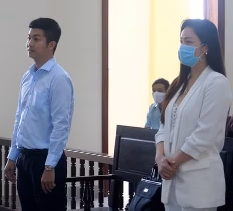 Nhat Kim Anh va chong cu sau gan 3 nam ly hon-Hinh-5