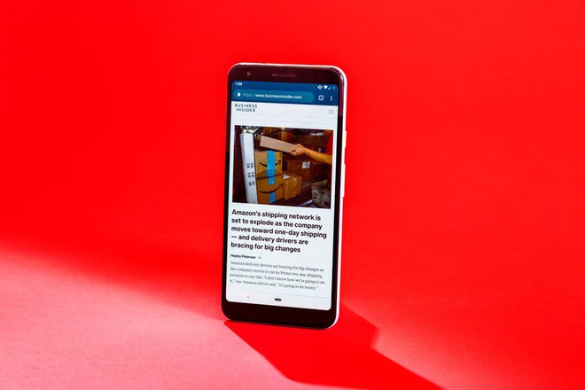 Nhung tinh nang iPhone SE 2020 phai 'chao thua' Pixel 3a-Hinh-2