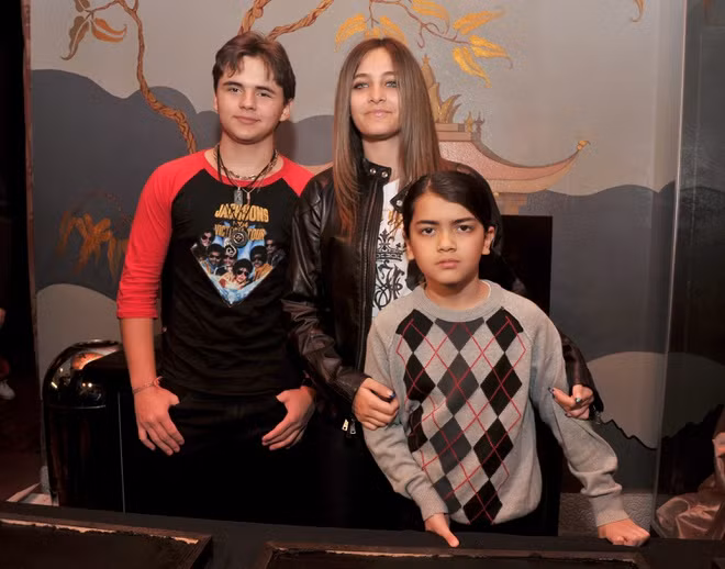 Con trai Michael Jackson o an sau khi bo mat-Hinh-5