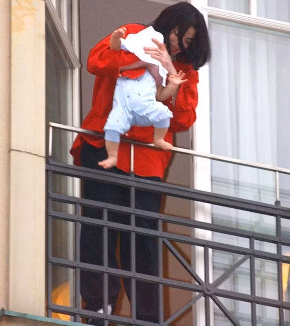 Con trai Michael Jackson o an sau khi bo mat-Hinh-2