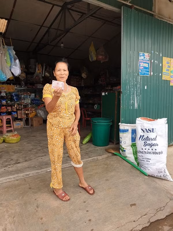 Nguoi dan ngheo gom gop tung mo rau, can gao de ung ho chong dich-Hinh-3