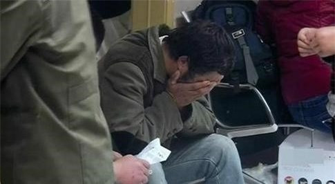 Chong cung 2 con am tham tim cach tra lai su trong sach cho vo-Hinh-2