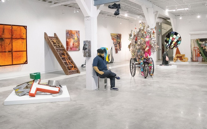 Alice Walton sở hữu một bộ sưu tập nghệ thuật cá nhân trị giá 500 triệu USD, với các tác phẩm gốc từ các nghệ sĩ huyền thoại người Mỹ bao gồm Andy Warhol, Norman Rockwell và Georgia O'Keefe... Ảnh: Getty.