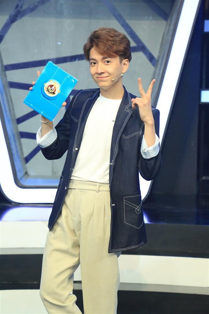Ngo Kien Huy giam can ma doi chan ngay cang giong 'cui kho'-Hinh-8