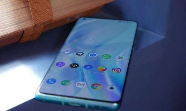 Smartphone chụp xuyên quần áo, công ty sản xuất “tá hỏa“ - Hình 2 Smartphone chup xuyen quan ao, cong ty san xuat “ta hoa“-Hinh-2