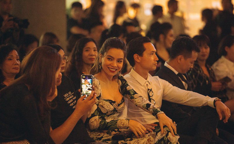 Cát-sê màn cầu hôn của Hồ Ngọc Hà và Kim Lý - Hình 3 Cat-se man cau hon cua Ho Ngoc Ha va Kim Ly-Hinh-3