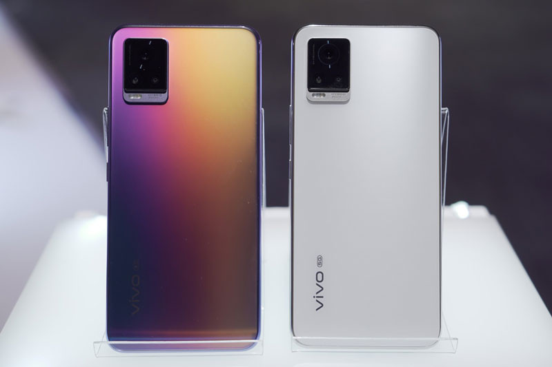 Vivo ra mat smartphone 5G, 2 camera selfie, gia hon 11 trieu-Hinh-3