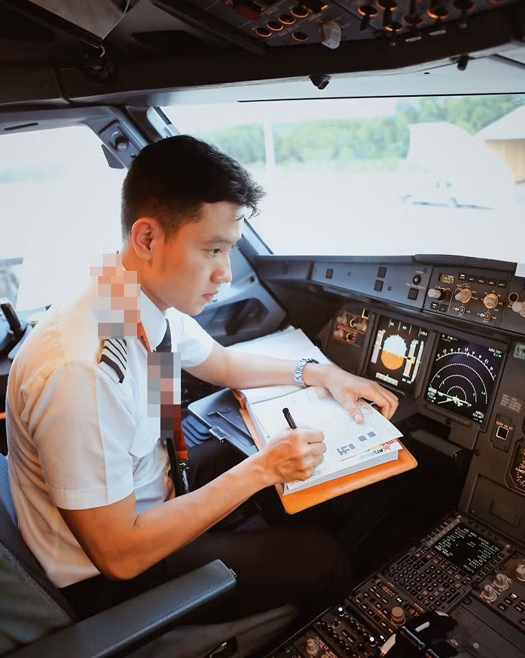 Co truong Nguyen Quang Dat bi to quyt tien, lam nguoi khac mang thai?