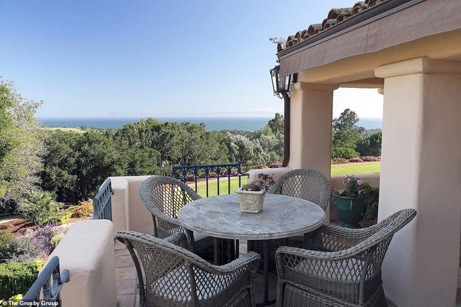 Vợ chồng Katy Perry trở thành hàng xóm của Hoàng tử Harry - Hình 4 Vo chong Katy Perry tro thanh hang xom cua Hoang tu Harry-Hinh-4