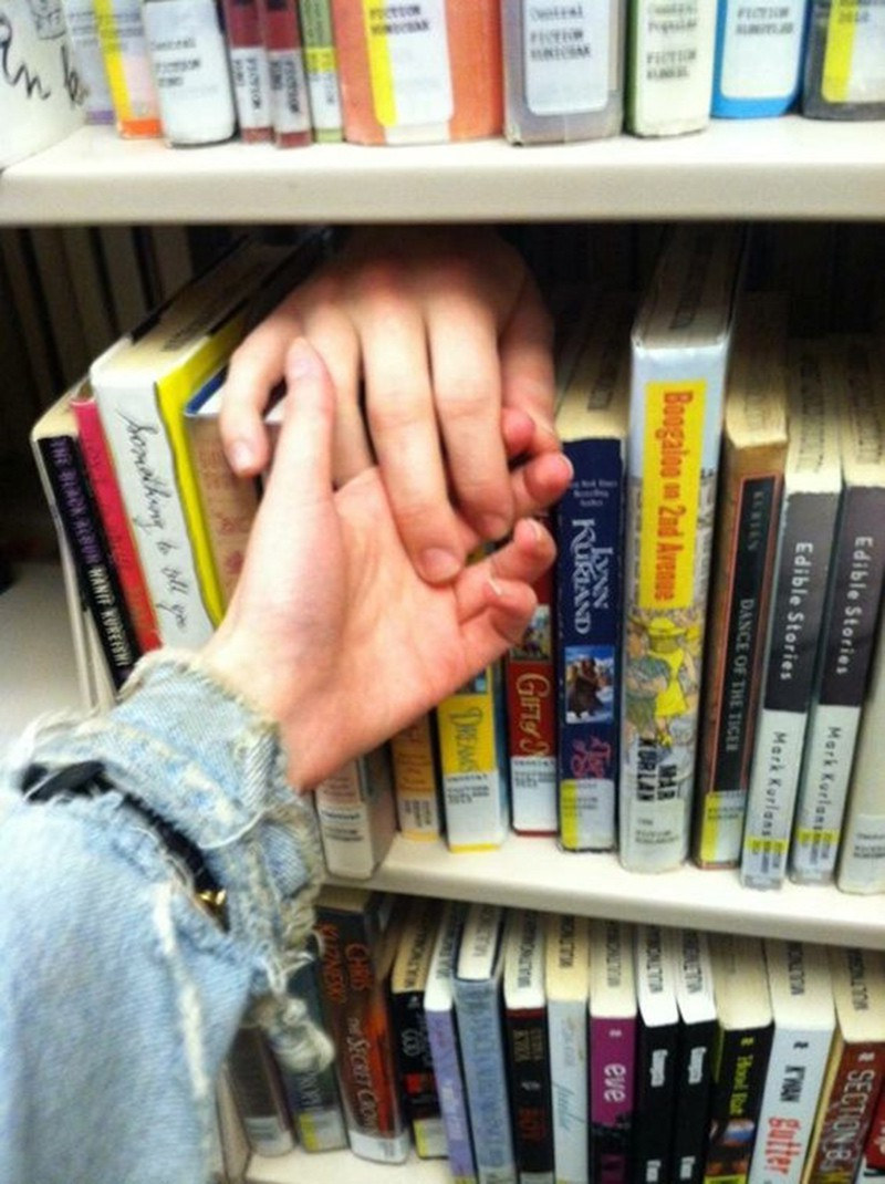 Những dấu hiệu cho thấy chàng thích bạn từ cái nhìn đầu tiên - Hình 8 Nhung dau hieu cho thay chang thich ban tu cai nhin dau tien-Hinh-8