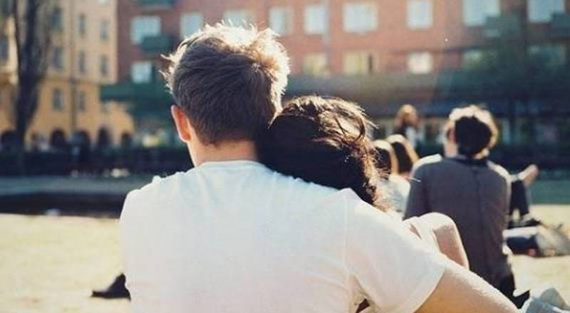 Những dấu hiệu cho thấy chàng thích bạn từ cái nhìn đầu tiên - Hình 4 Nhung dau hieu cho thay chang thich ban tu cai nhin dau tien-Hinh-4