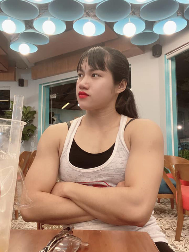 Co gai co guong mat baby, co bap cuon cuon gio ra sao?-Hinh-5