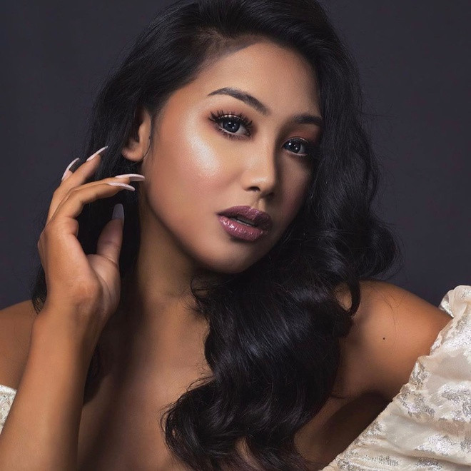 Khi quyết định chuyển giới, Arielle xác định mình sẽ trải qua những khó khăn, đau đớn, bị đánh giá, miệt thị. "Nhưng tôi nghĩ rằng, đến năm 70 tuổi, nằm hấp hối trên giường bệnh, điều tôi nuối tiếc nhất chính là những thứ tôi không làm", cô nói. Trải qua gần 20 năm sống trong thân xác không đúng với giới tính của mình, Arielle không muốn phí hoài những tháng năm còn lại.