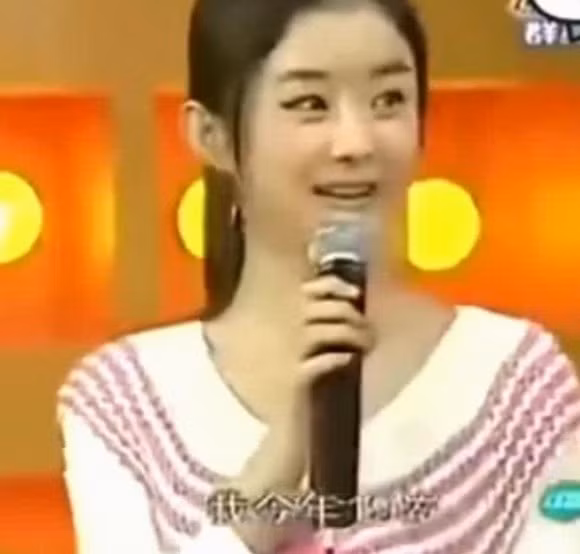 Trieu Le Dinh lot xac ngoan muc theo thoi gian khi lo anh cu-Hinh-2