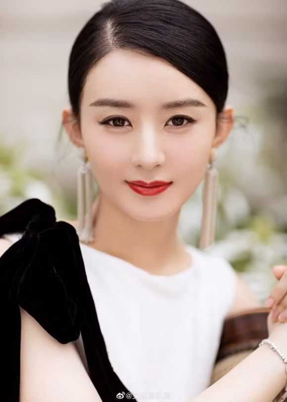 Trieu Le Dinh lot xac ngoan muc theo thoi gian khi lo anh cu-Hinh-8