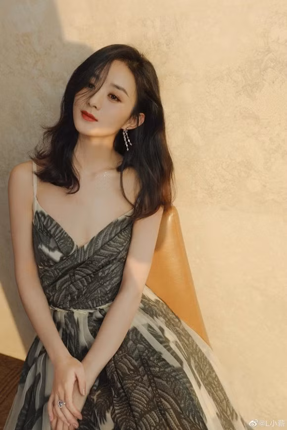 Trieu Le Dinh lot xac ngoan muc theo thoi gian khi lo anh cu-Hinh-6