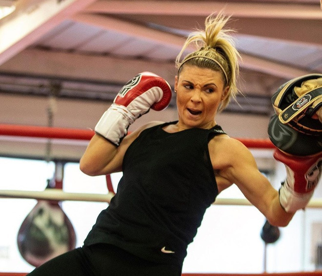 Tu ke nghien ruou, thuoc la, co gai lot xac, thanh vo si noi tieng-Hinh-5