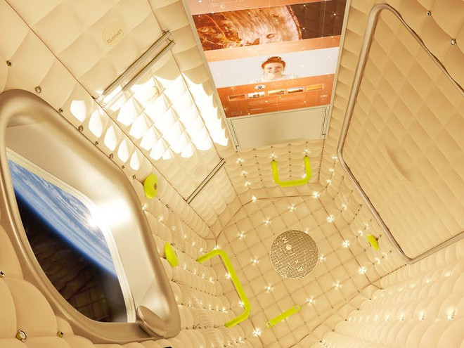 Không gian sinh hoạt bên trong với các tông màu be, vỏ trứng trang nhã để trông như một tổ ấm gần gũi, ấm cúng.