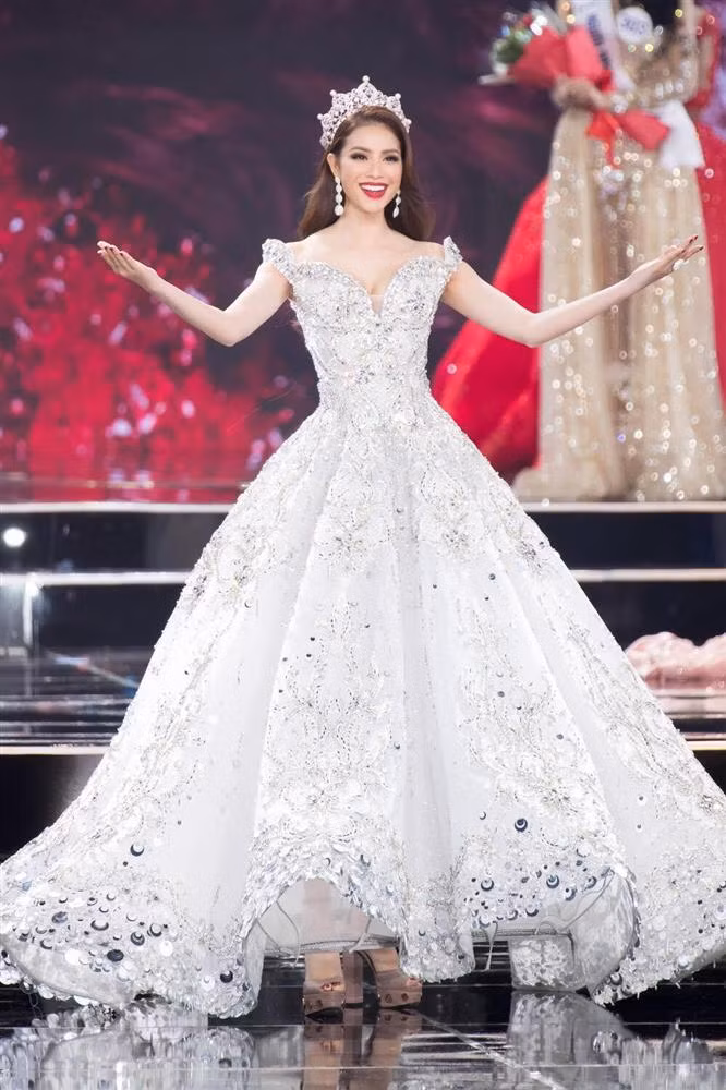 Pham Huong la hoa hau bi ghet nhat showbiz Viet?-Hinh-2