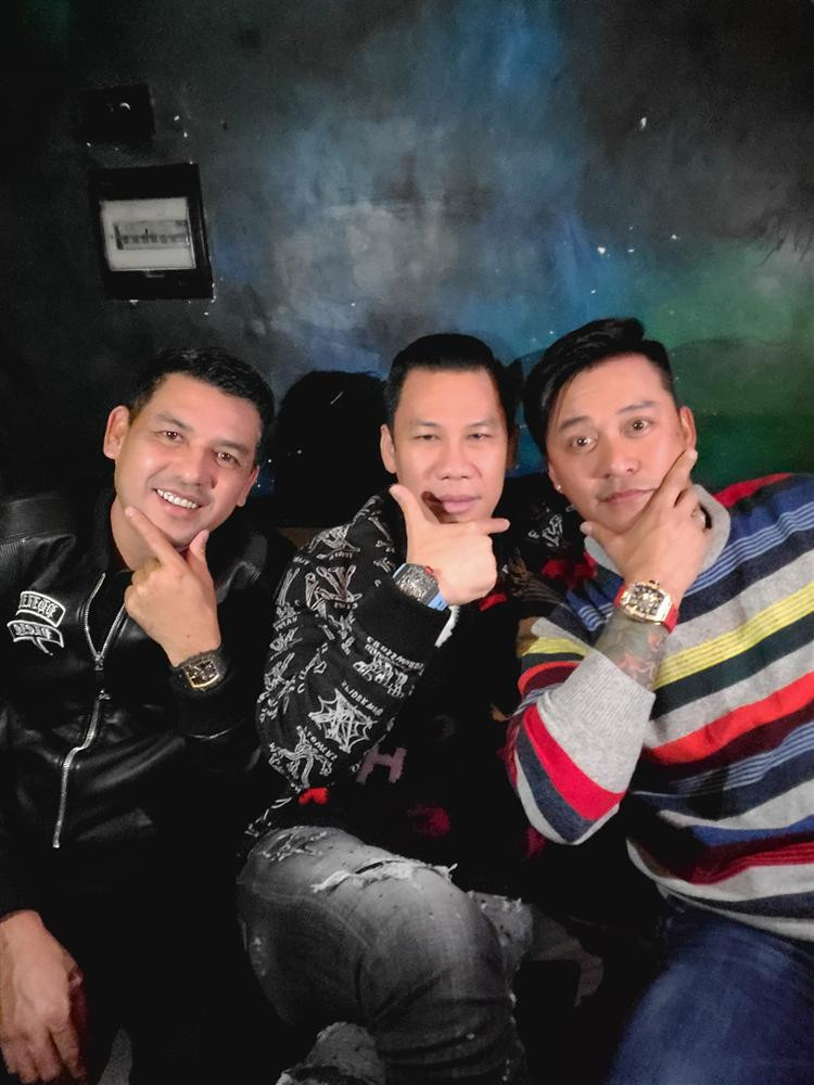 Chong cu lam gi khi Le Quyen lo bang chung yeu duong-Hinh-11