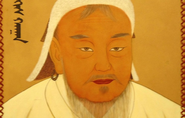  Thành Cát Tư Hãn (1162-1227): Thành Cát Tư Hãn là nhân vật đặc biệt trong lịch sử. Ông đã xây dựng nên đế quốc Mông Cổ hùng mạnh nhất trong lịch sử. Dù vẫn gây ra rất nhiều tranh cãi, vì hàng triệu người đã phải bỏ mạng bởi những cuộc chinh phục của vị Đại Hãn này, từ cổ chí kim, không một ai có thể phủ nhận tài năng của ông. Theo những tài liệu còn lưu lại được, trong cuộc đời binh nghiệp của mình, vị Đại Hãn của đế quốc Mông Cổ đã chỉ huy 32 chiến dịch lớn, 65 trận đánh, chinh phục tới 31 triệu km2 đất đai ở những nơi ông đã đi qua, nhiều hơn bất cứ nhân vật nào khác trong lịch sử. Con số thống kê trên cho thấy được tài năng quân sự hiếm có của ông.