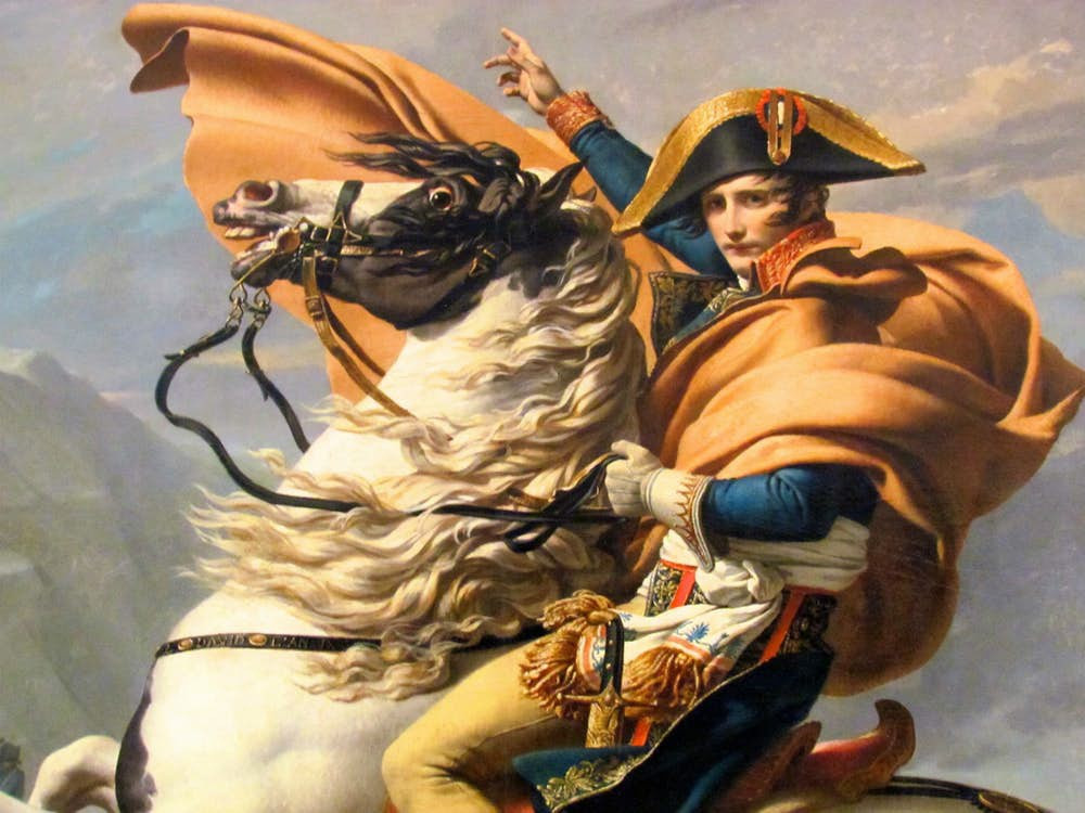  Napoleon Bonaparte (1769-1821): Napoleon được mệnh danh thần chiến tranh, bởi với cách dụng binh khó lường và những việc làm phi thường mà không vị tướng nào dám thực hiện ông đã tạo ra những chiến thắng vĩ đại, chớp nhoáng khi phải chống lại kẻ địch có ưu thế hơn về quân số. Các chiến dịch của Napoleon được nghiên cứu tại các học viện quân sự khắp nơi trên thế giới. Một trong những chiến thắng thể hiện rõ tài năng của Napoleon là trận chiến Ba Hoàng đế - Austerlitz vào năm 1805. Napoleon đã chỉ huy thành công 73.000 quân Pháp, chiến thắng hơn 80.000 quân liên minh Áo - Nga.