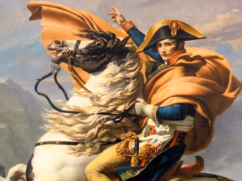  Napoleon Bonaparte (1769-1821): Napoleon được mệnh danh thần chiến tranh, bởi với cách dụng binh khó lường và những việc làm phi thường mà không vị tướng nào dám thực hiện ông đã tạo ra những chiến thắng vĩ đại, chớp nhoáng khi phải chống lại kẻ địch có ưu thế hơn về quân số. Các chiến dịch của Napoleon được nghiên cứu tại các học viện quân sự khắp nơi trên thế giới. Một trong những chiến thắng thể hiện rõ tài năng của Napoleon là trận chiến Ba Hoàng đế - Austerlitz vào năm 1805. Napoleon đã chỉ huy thành công 73.000 quân Pháp, chiến thắng hơn 80.000 quân liên minh Áo - Nga.