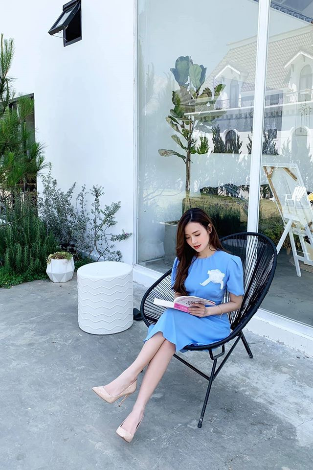 Midu duoc MC dien trai cong khai tha thinh khien fan sot xinh xich