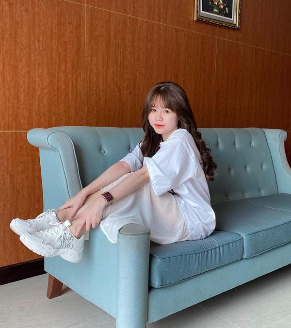 Bạn gái Quang Hải lột xác hoàn toàn khi thay đổi kiểu tóc - Hình 3 Ban gai Quang Hai lot xac hoan toan khi thay doi kieu toc-Hinh-3