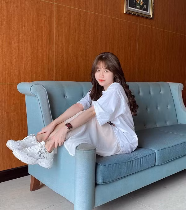 Ban gai Quang Hai lot xac hoan toan khi thay doi kieu toc-Hinh-3