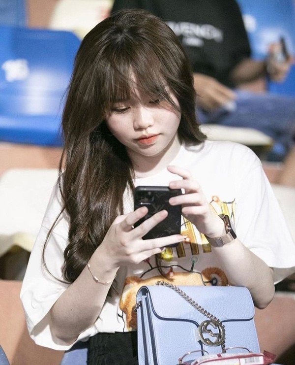 Bạn gái Quang Hải lột xác hoàn toàn khi thay đổi kiểu tóc - Hình 5 Ban gai Quang Hai lot xac hoan toan khi thay doi kieu toc-Hinh-5