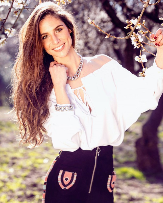 Nhan sac nhung my nhan tung vuong luoi tinh Ronaldo-Hinh-15