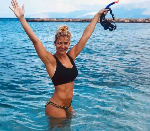 Nhan sac nhung my nhan tung vuong luoi tinh Ronaldo-Hinh-6