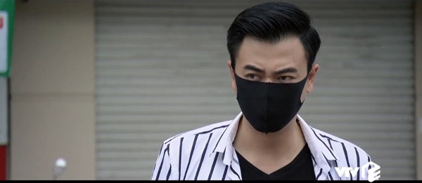 Bi 'boc me' deo khau trang sai cach, Bao Thanh dua ra ly do-Hinh-3