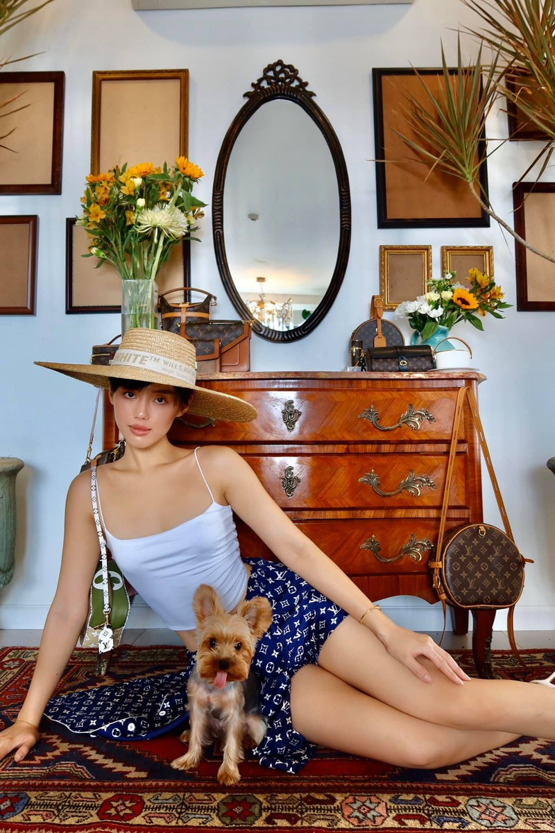 Không gian sống cũng là nơi Khánh Linh cho ra những bức hình vô cùng nghệ thuật.