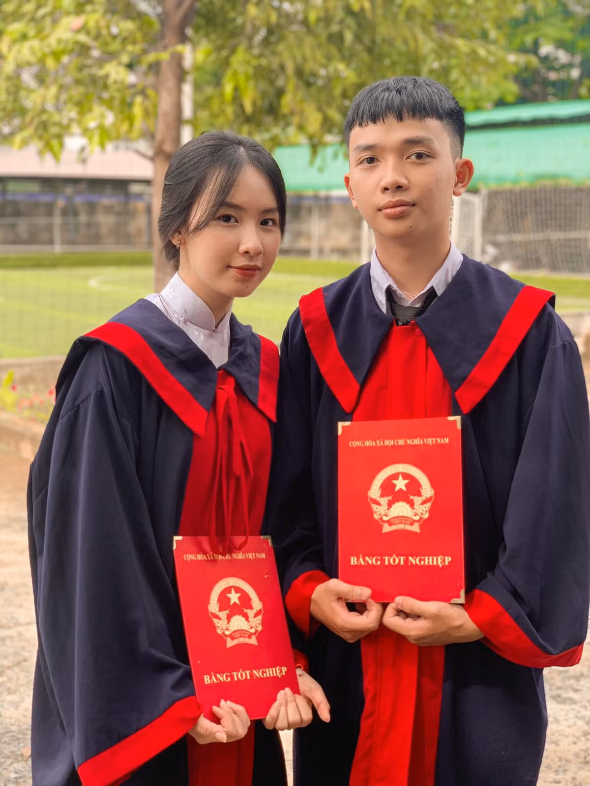 Chuyện tình của cặp đôi học cùng từ lớp 1 đến tốt nghiệp cấp 3 Chuyen tinh cua cap doi hoc cung tu lop 1 den tot nghiep cap 3