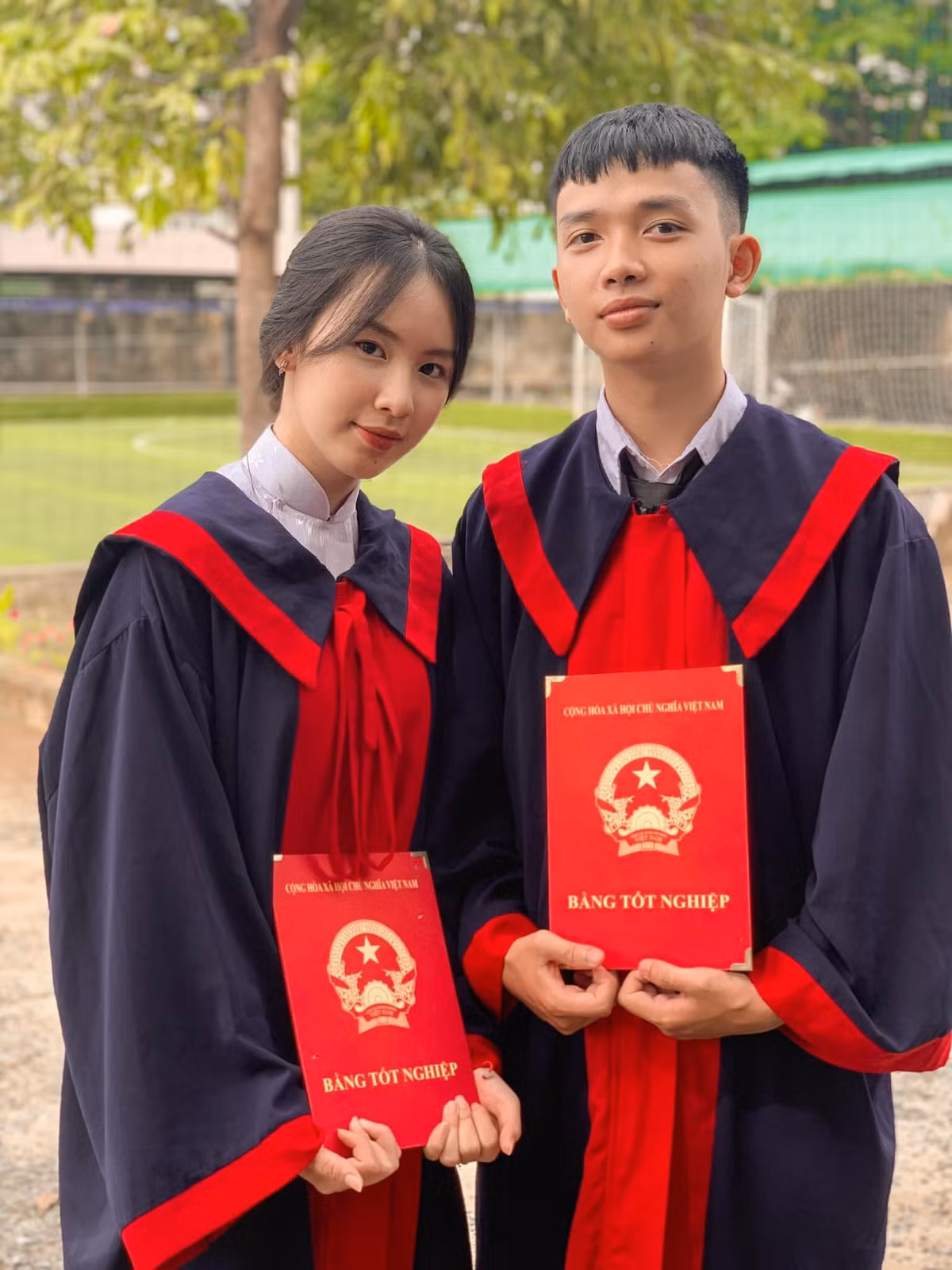 Chuyện tình của cặp đôi học cùng từ lớp 1 đến tốt nghiệp cấp 3 - Hình 2 Chuyen tinh cua cap doi hoc cung tu lop 1 den tot nghiep cap 3-Hinh-2