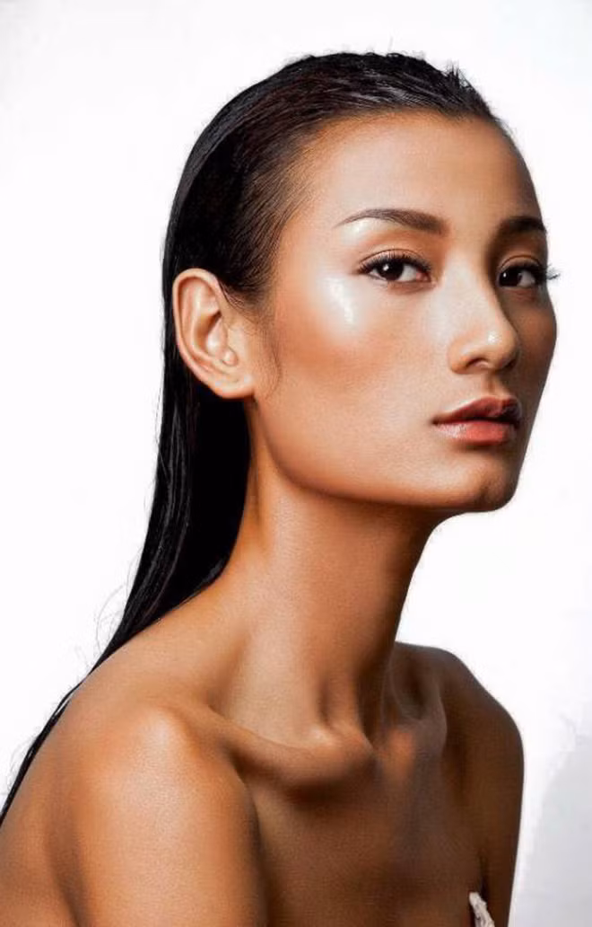 Lê Thúy giờ ra sao sau nhiều năm bị chê là "bộ xương di động"? Le Thuy gio ra sao sau nhieu nam bi che la